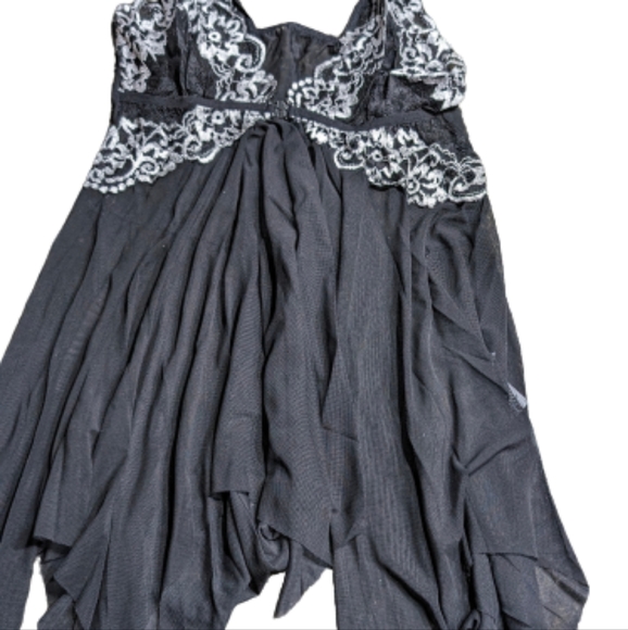 Black Lace Babydoll Negligee & Thong Embroidery Flowey - Picture 7 of 12